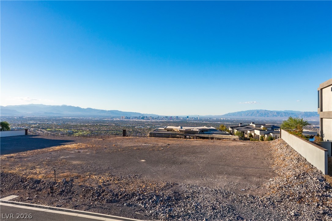 7 Sunset Strip Property Photo 45