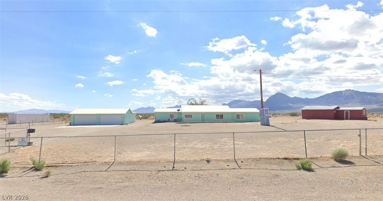 3905 West Maverick Street Property Photo 1