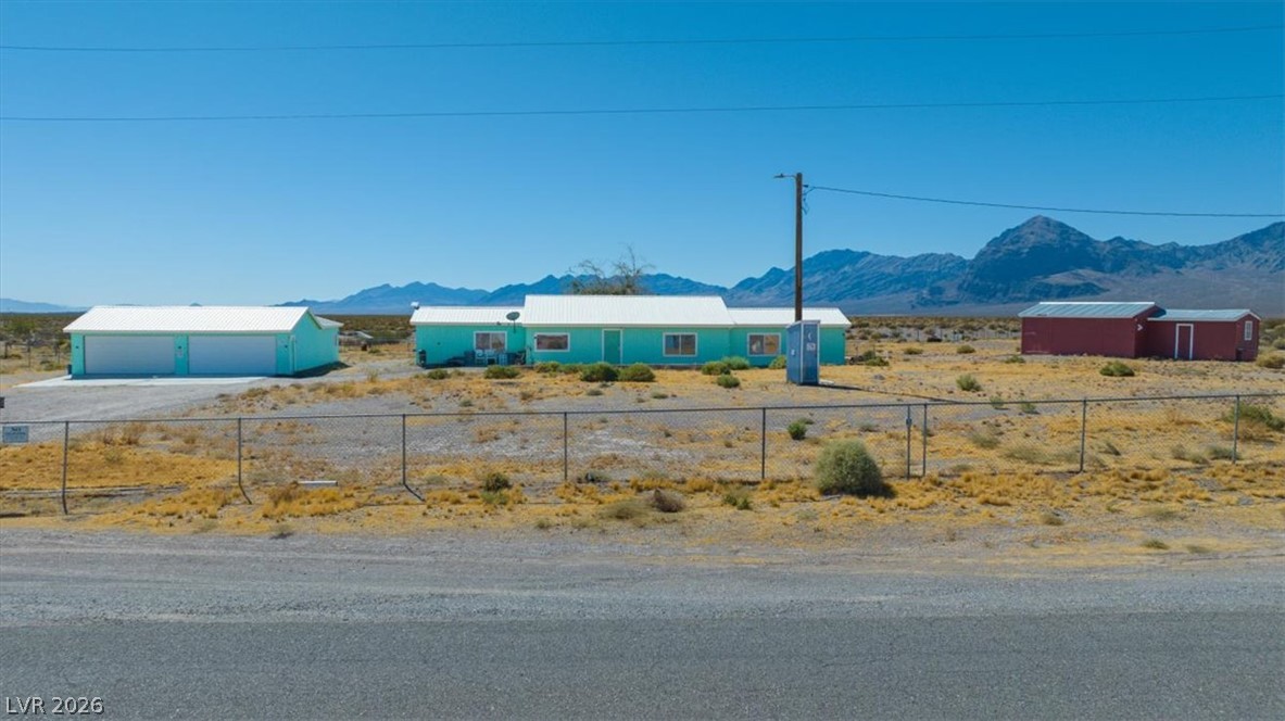 3905 West Maverick Street Property Photo 1