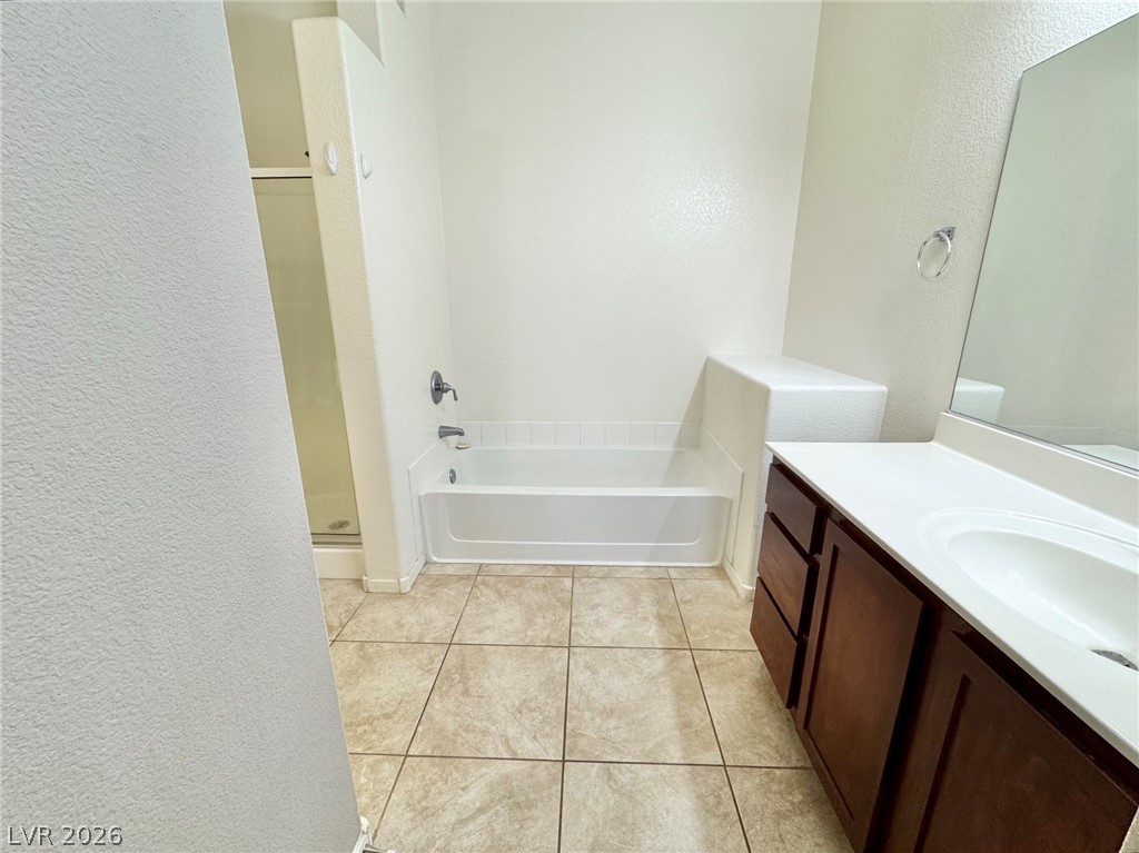 2291 West Horizon Ridge Parkway 4124 Property Photo 10