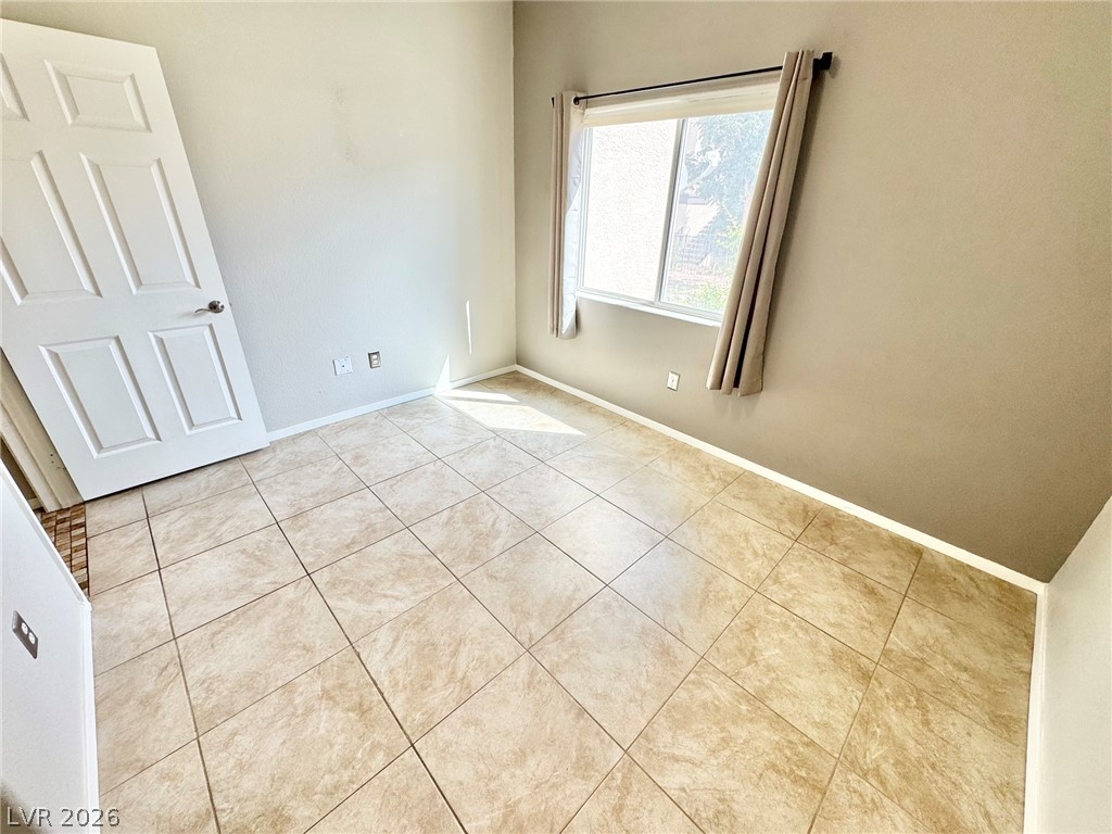 2291 West Horizon Ridge Parkway 4124 Property Photo 13