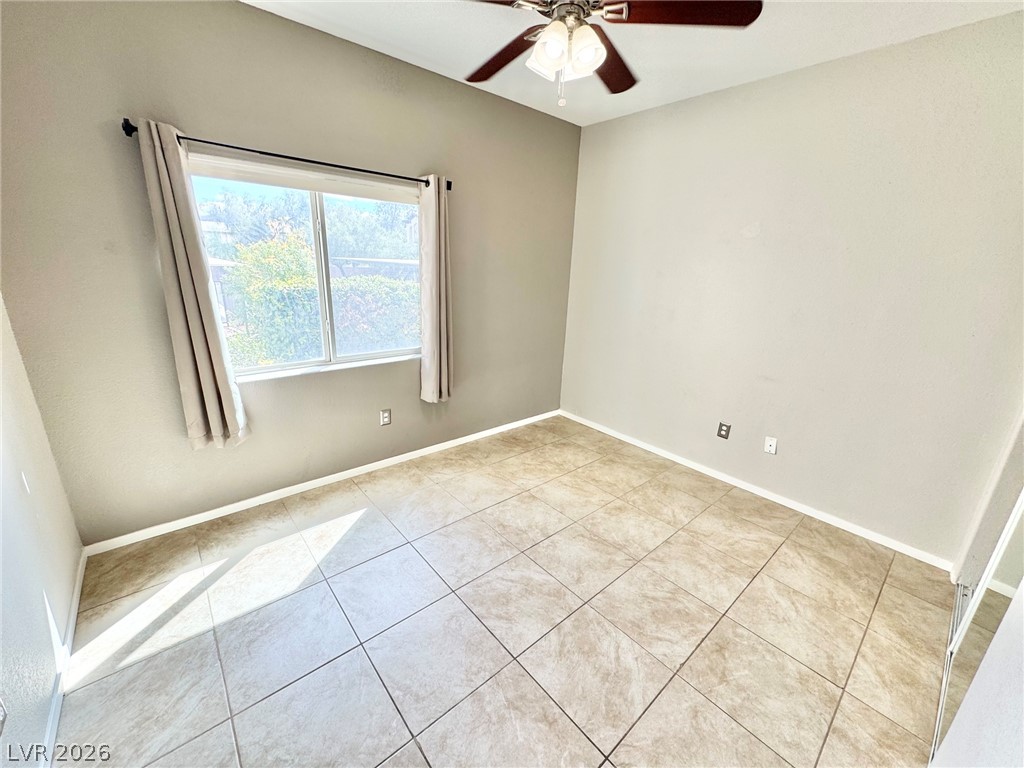 2291 West Horizon Ridge Parkway 4124 Property Photo 14