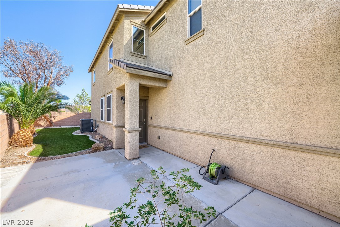 996 Water Cove Street Property Photo 8