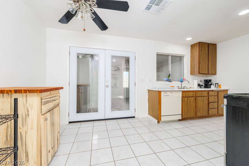 7242 Vireo Drive Property Photo 5