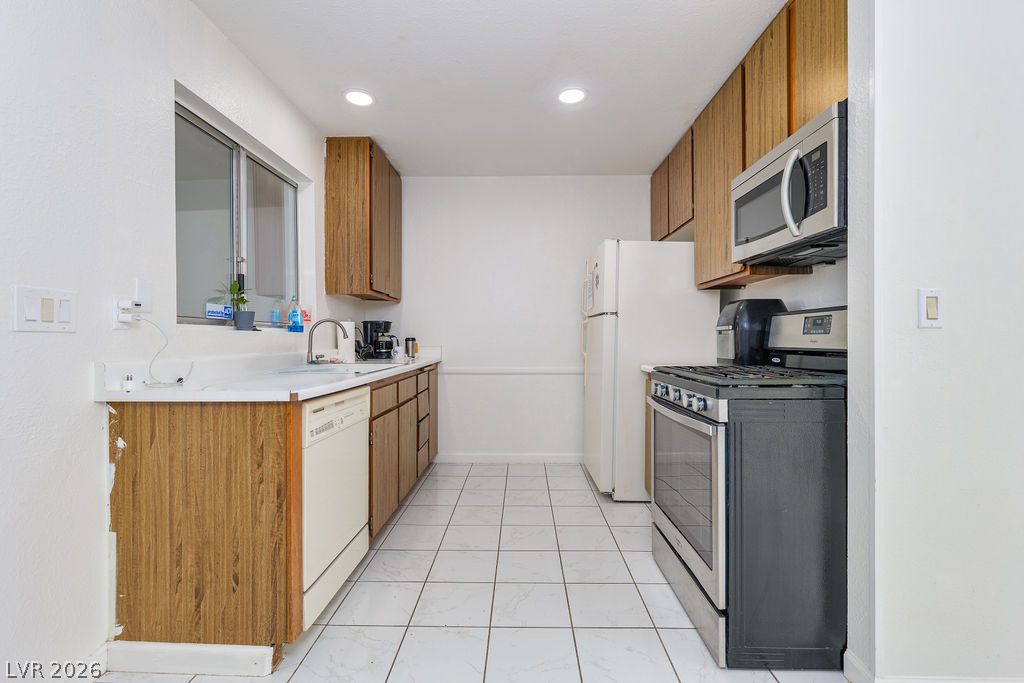 7242 Vireo Drive Property Photo 6