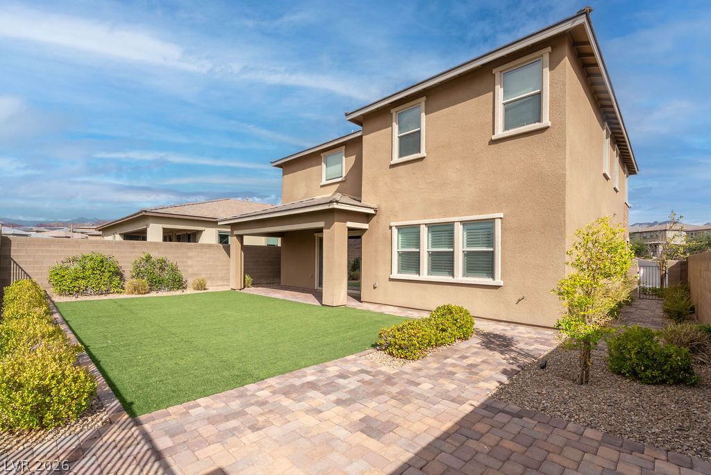 12385 Valley Chase Avenue Property Photo 5