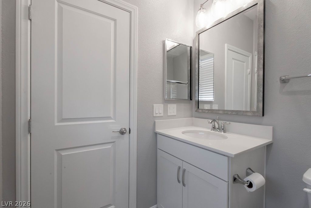 12385 Valley Chase Avenue Property Photo 19