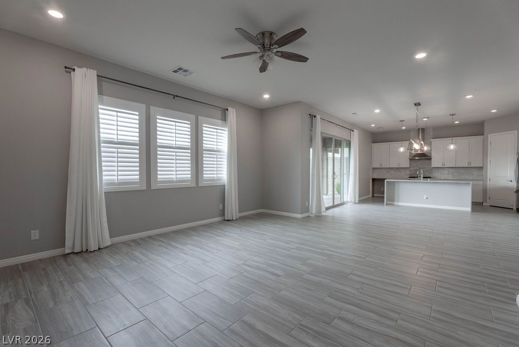 12385 Valley Chase Avenue Property Photo 47
