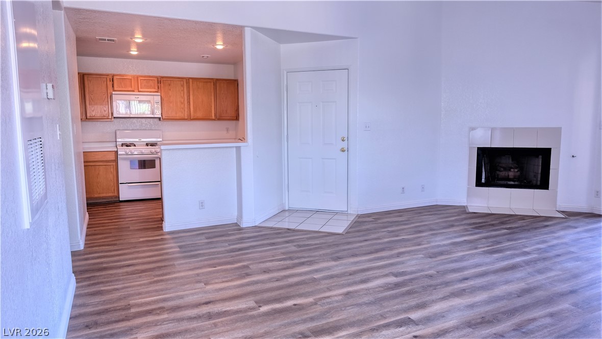5066 Rainbow Boulevard 201 Property Photo 2