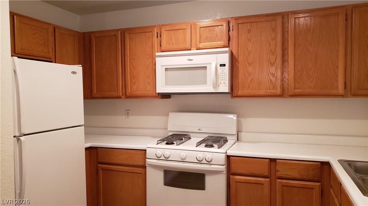 5066 Rainbow Boulevard 201 Property Photo 17