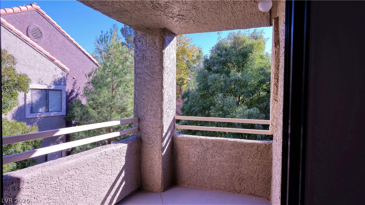 5066 Rainbow Boulevard 201 Property Photo 30