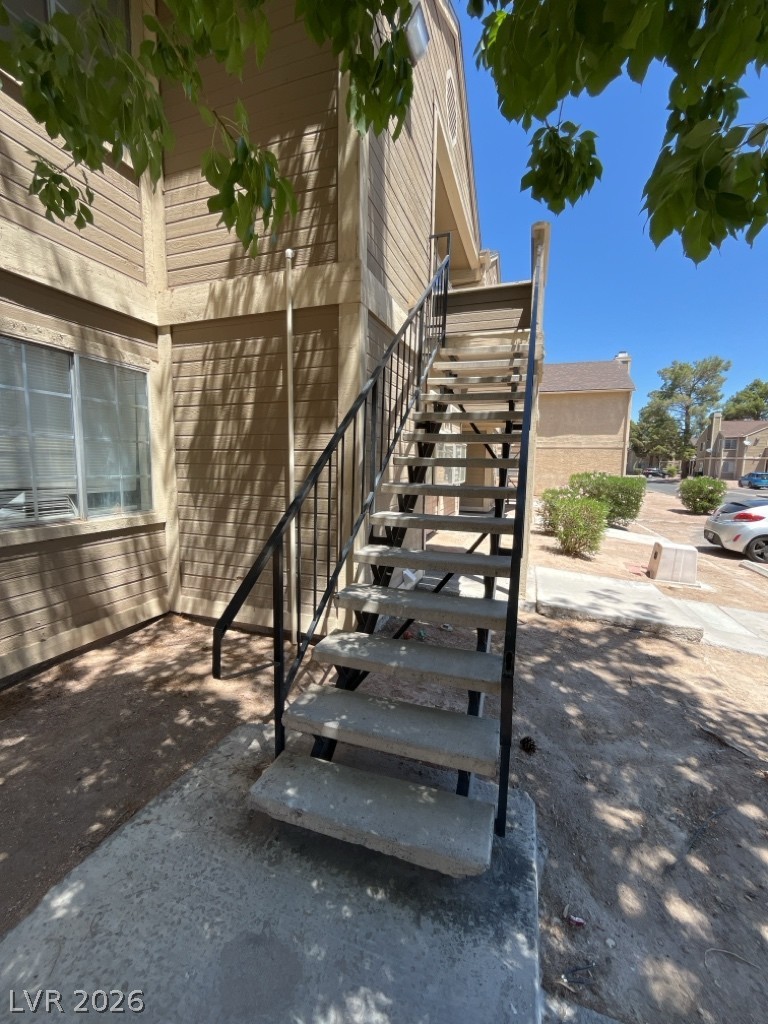 2697 Aarondavid Drive C Property Photo 3