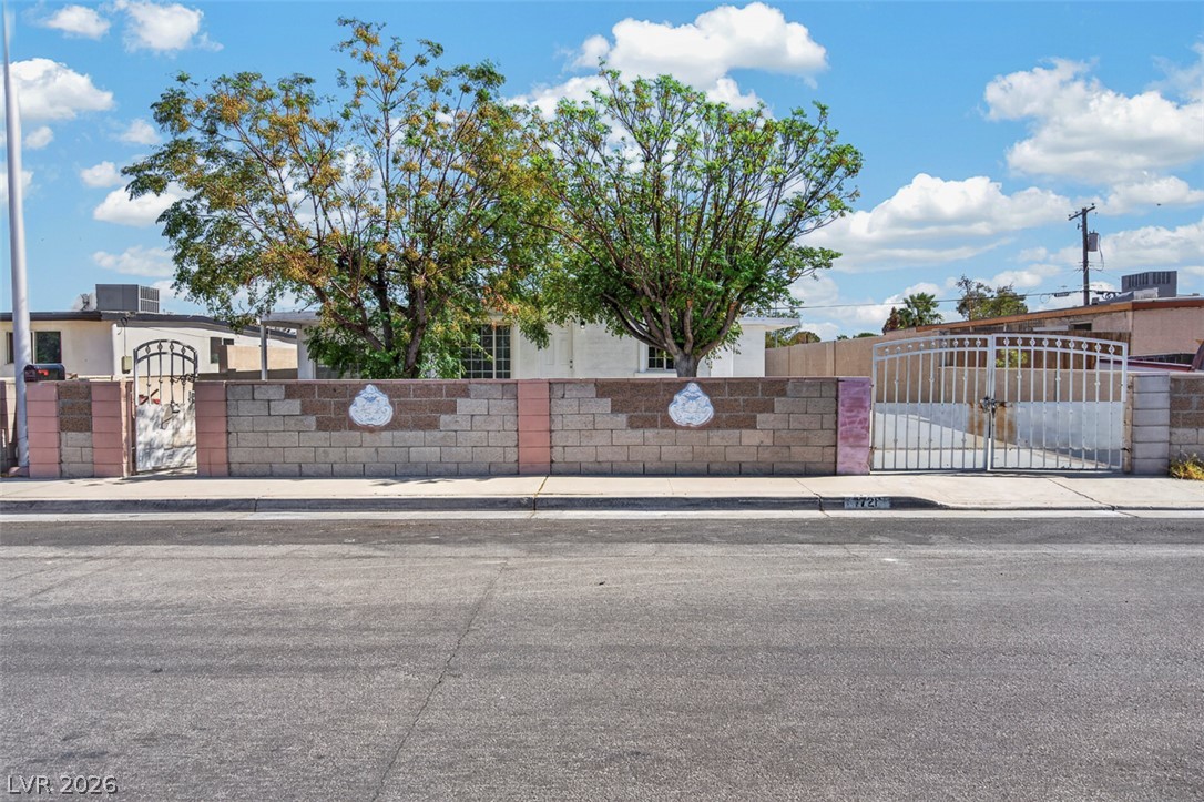 1721 Ardmore Street Property Photo 4