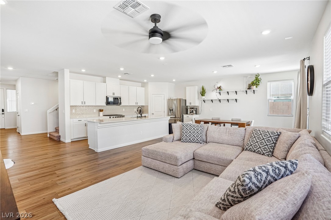 5937 Violet Crown Street Property Photo 4