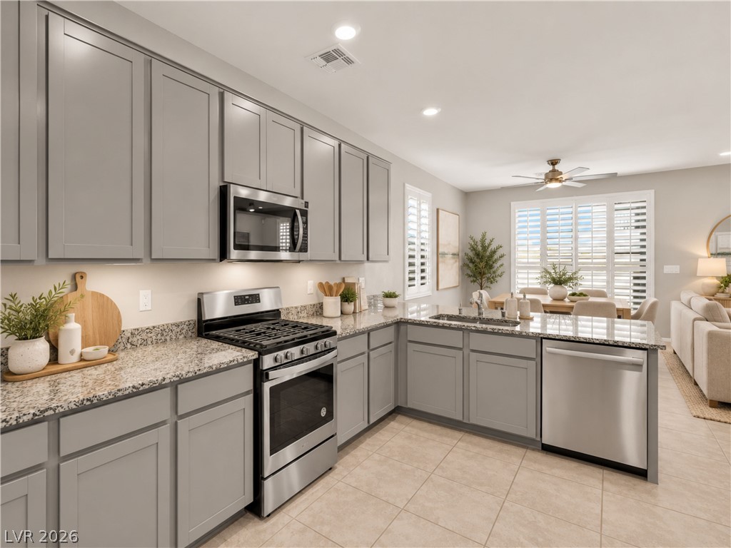5704 Mia Skye Street Property Photo 3