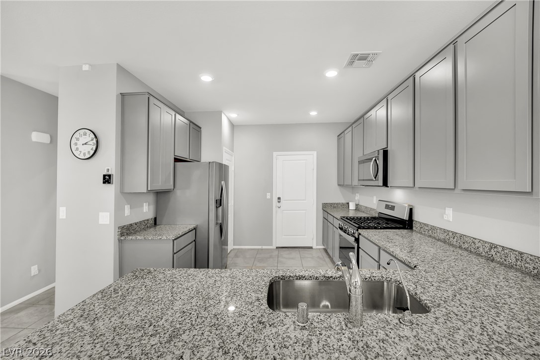 5704 Mia Skye Street Property Photo 4