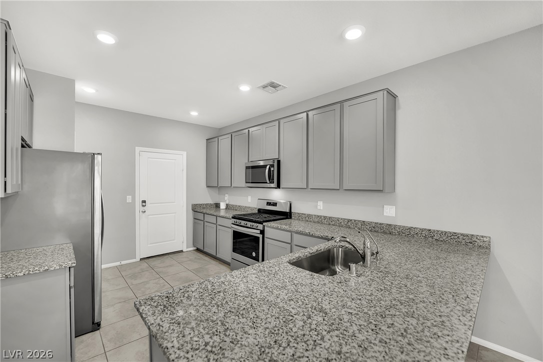 5704 Mia Skye Street Property Photo 13