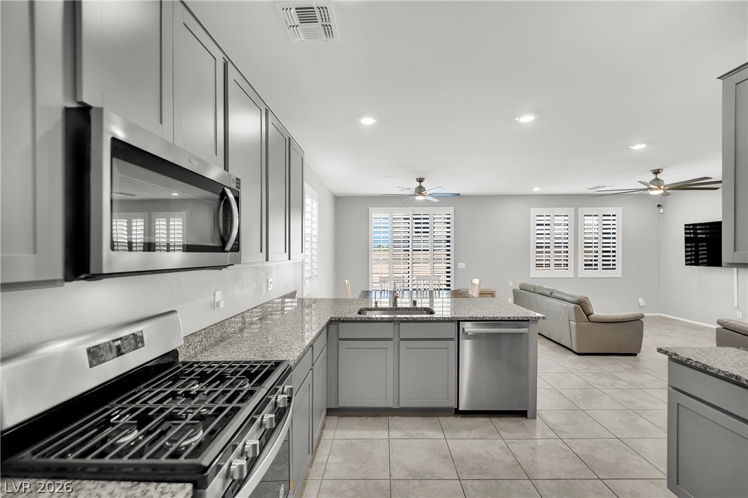 5704 Mia Skye Street Property Photo 14