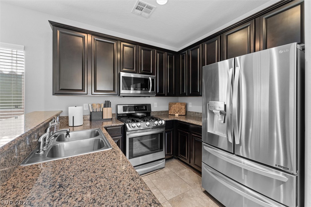 7721 Lively Loom Court Property Photo 12