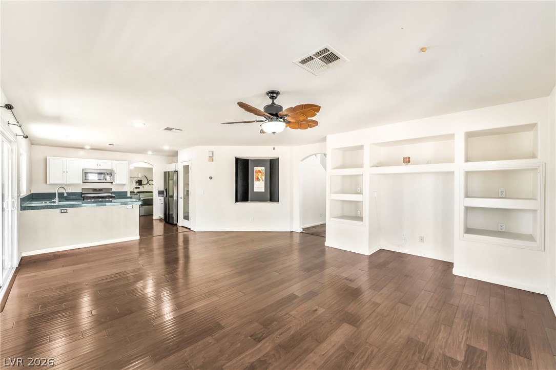 8720 Breezy Brown Avenue Property Photo 8