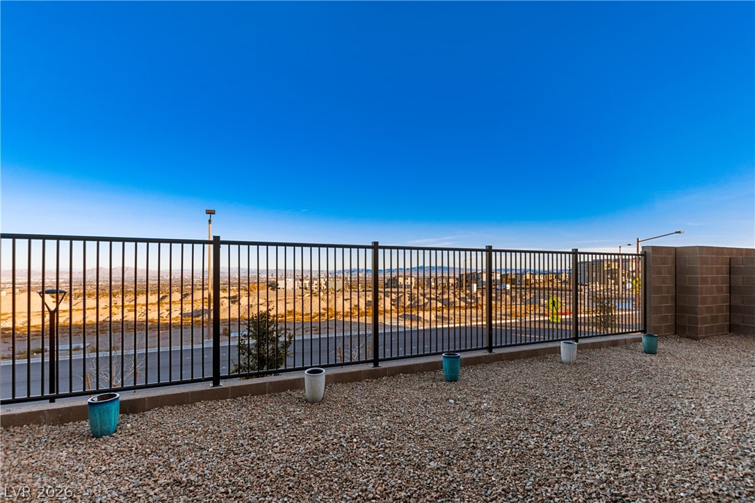 1592 Pacific Baza Street Property Photo 14