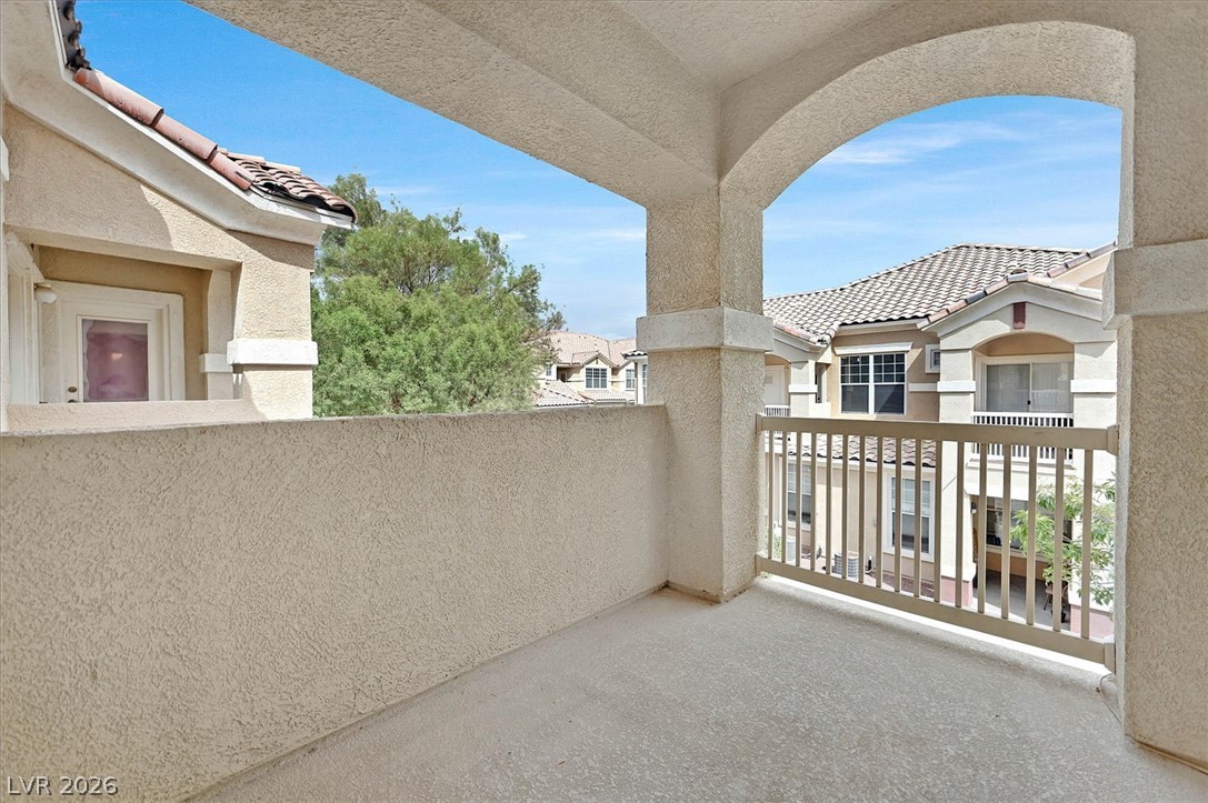 5855 Valley Drive 2185 Property Photo 7