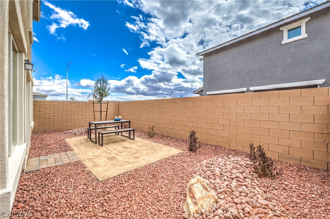 1204 Sun Parakeet Drive Property Photo 38
