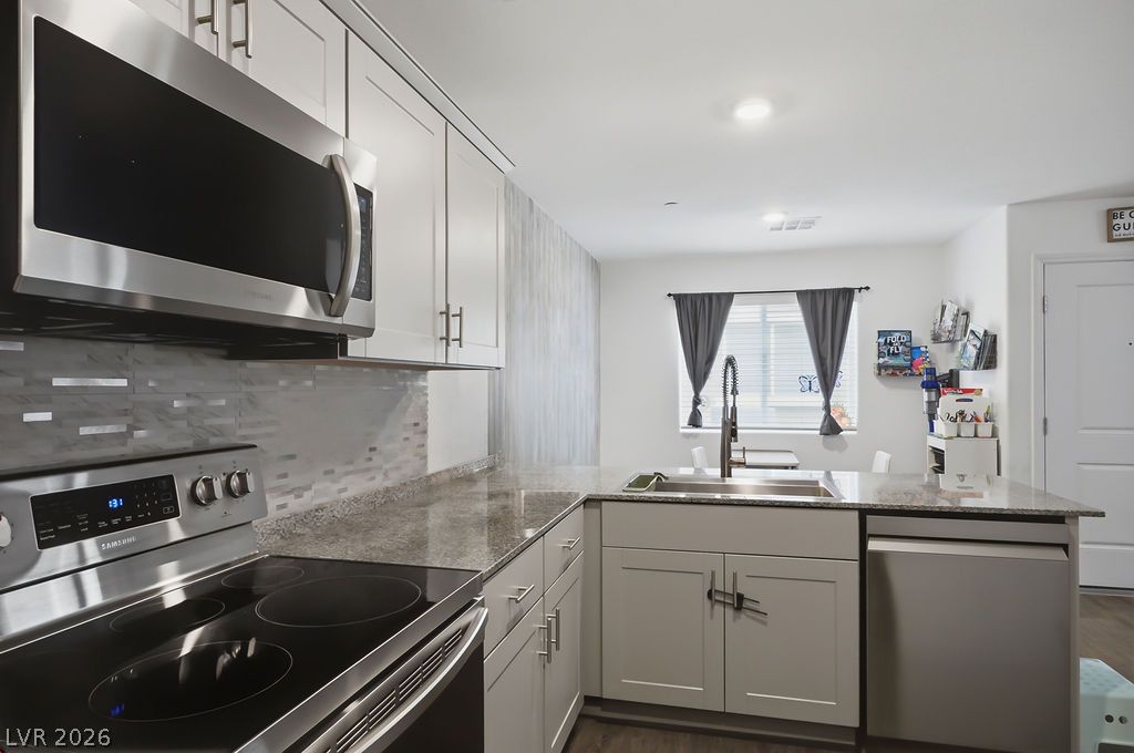 2820979 Property Photo 9