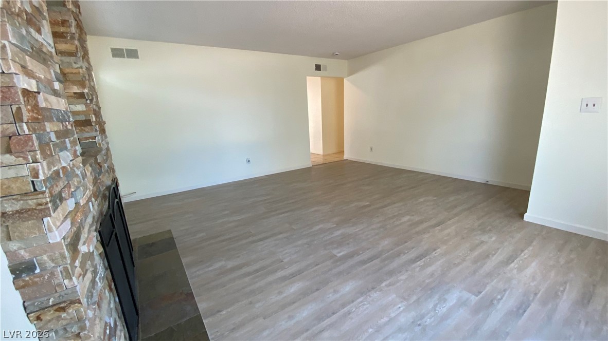 2820986 Property Photo 3