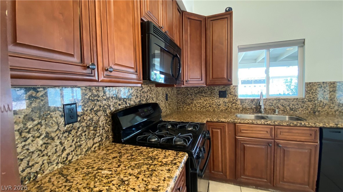 2820986 Property Photo 35