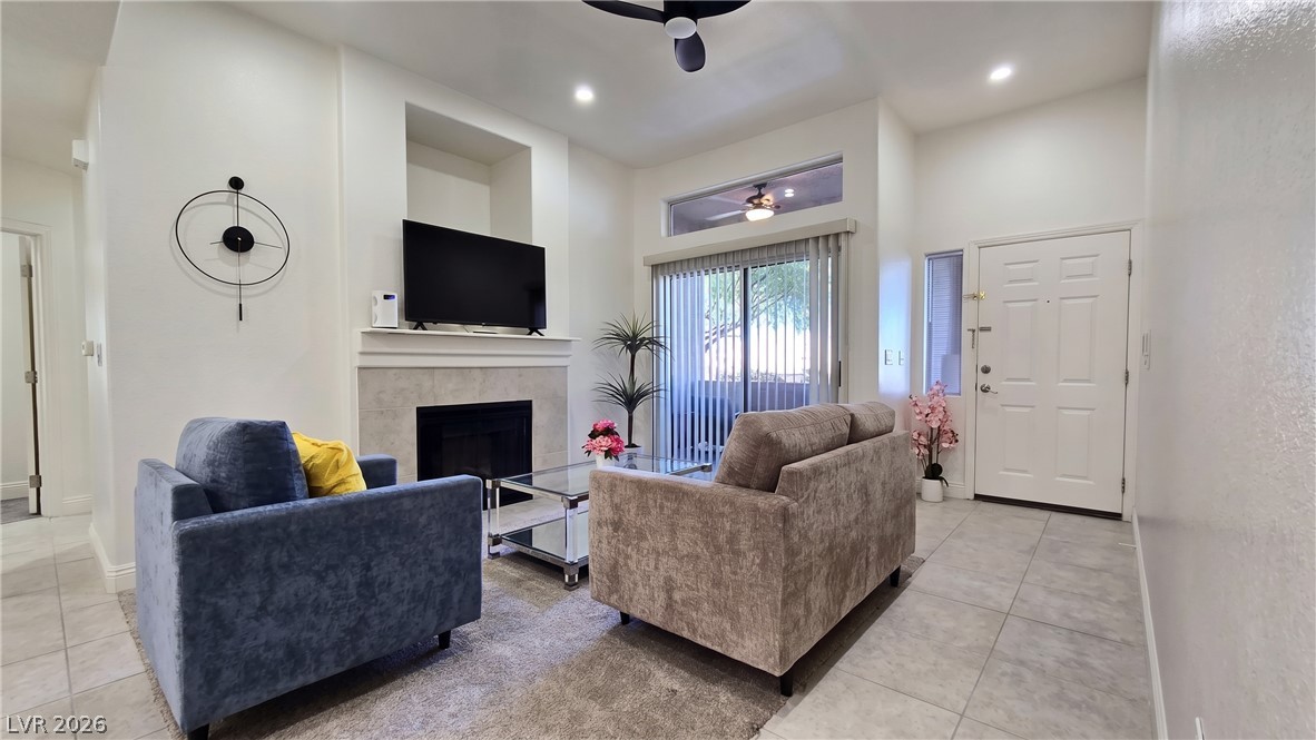 2305 West Horizon Ridge Parkway 1512 Property Photo 6