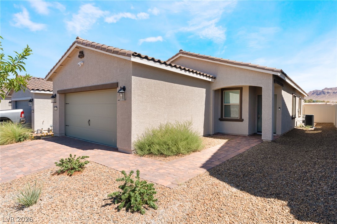 2612 Lily Point Street Property Photo 2