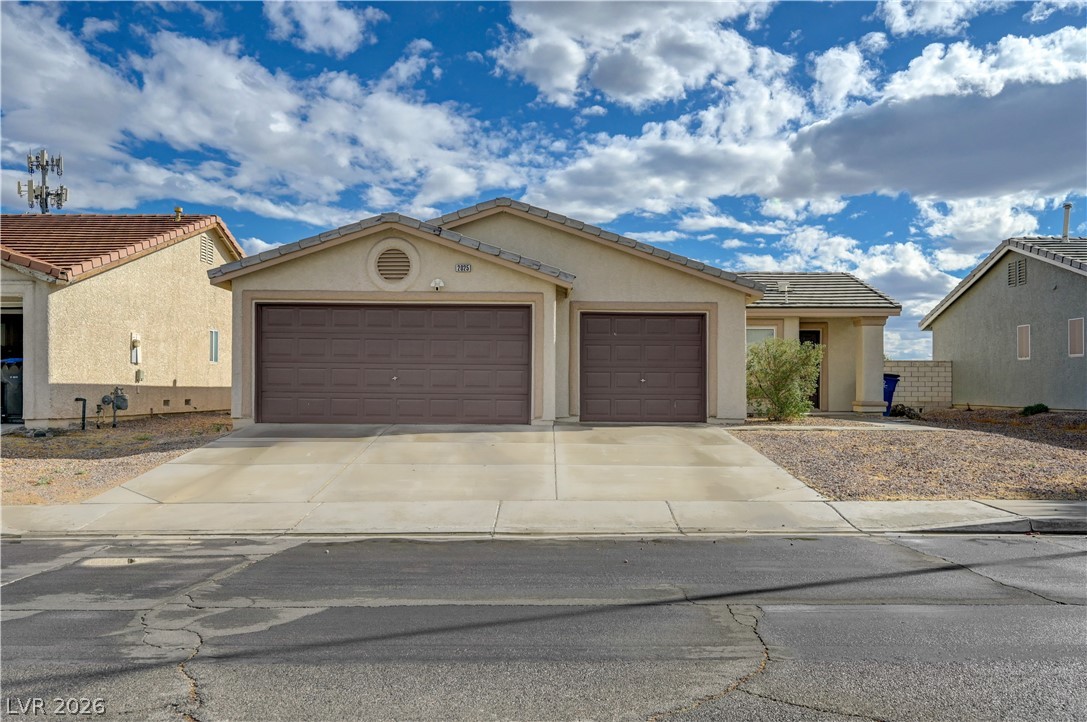2025 Hollow Oak Avenue Property Photo 1
