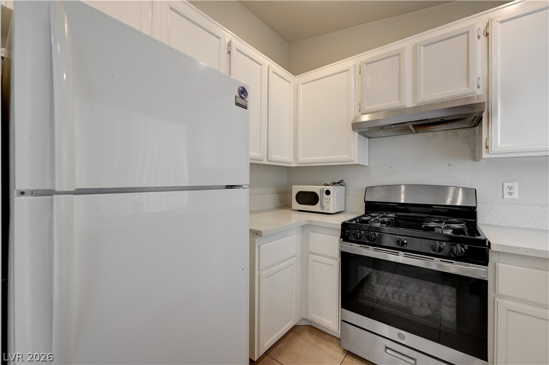 2025 Hollow Oak Avenue Property Photo 10