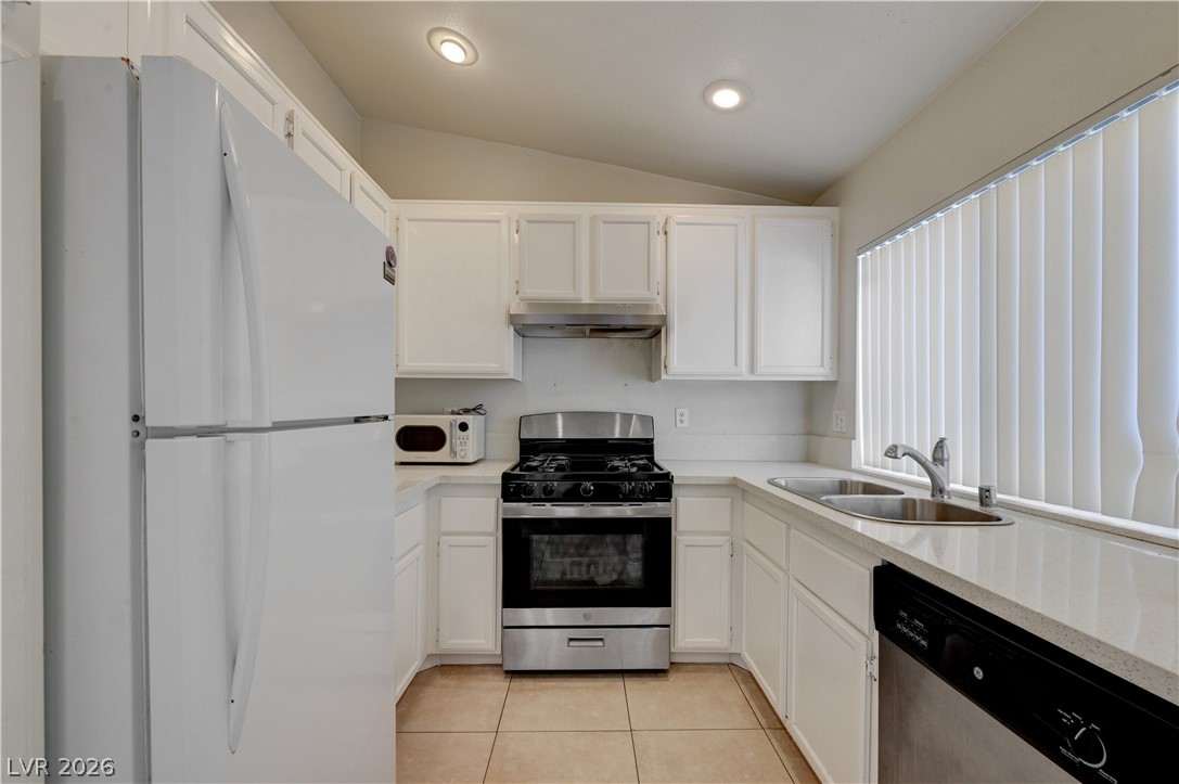 2025 Hollow Oak Avenue Property Photo 11