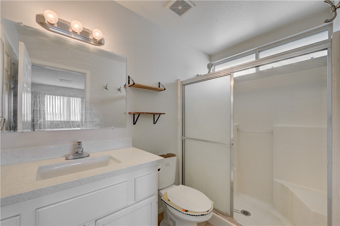 2025 Hollow Oak Avenue Property Photo 14