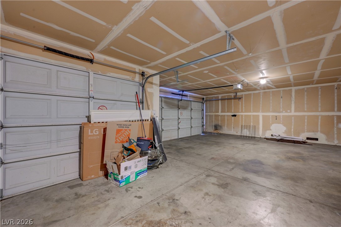 2025 Hollow Oak Avenue Property Photo 19