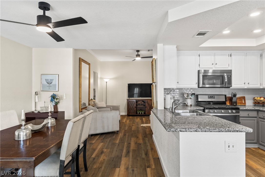8824 Sail Bay Drive Property Photo 16