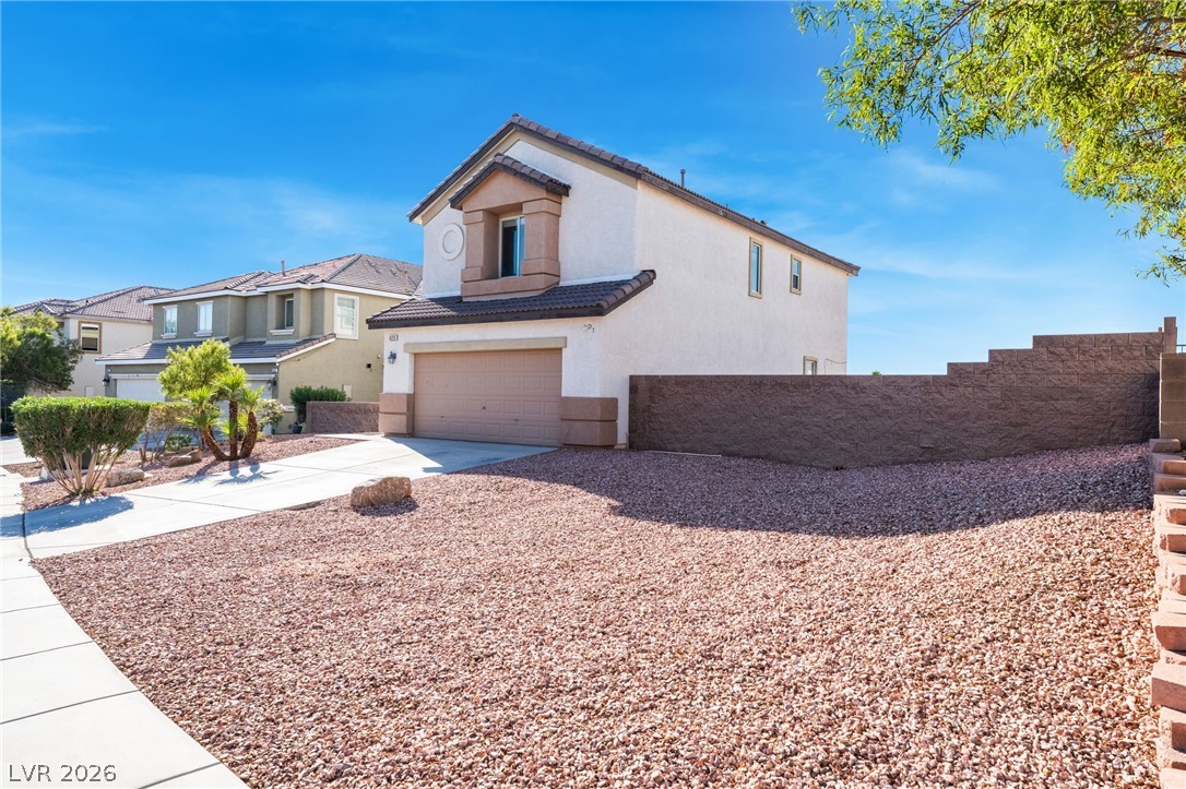 629 Twilight Blue Avenue Property Photo 3