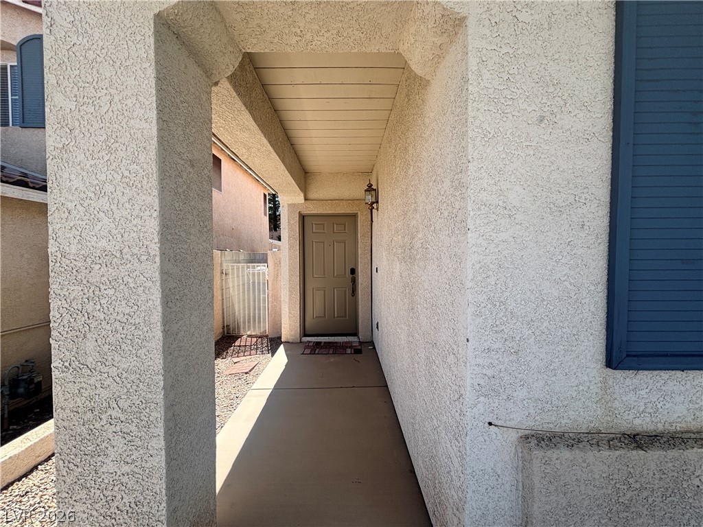 2261 Chestnut Bluffs Avenue Property Photo 2
