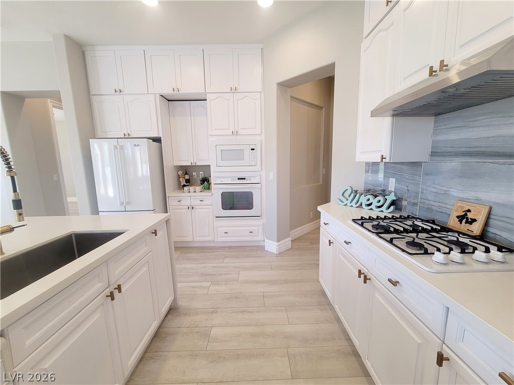 211 Arbour Garden Avenue Property Photo 5