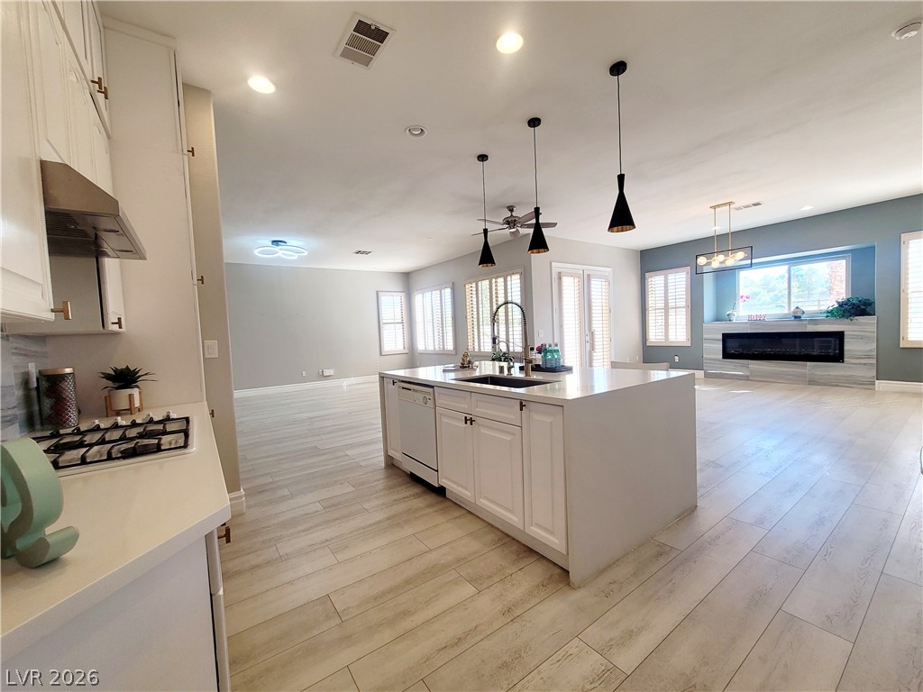 211 Arbour Garden Avenue Property Photo 6
