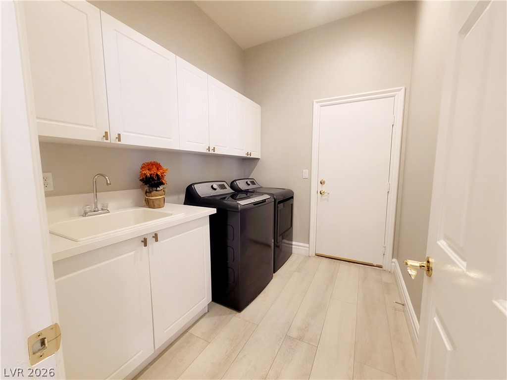211 Arbour Garden Avenue Property Photo 8
