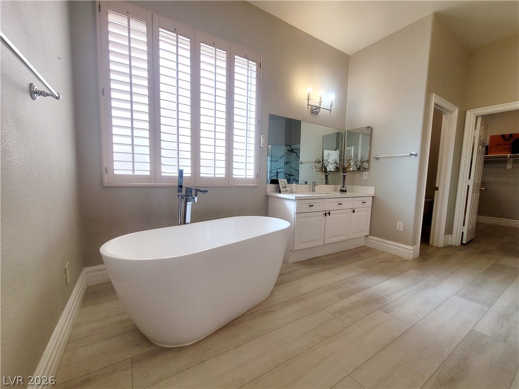 211 Arbour Garden Avenue Property Photo 18