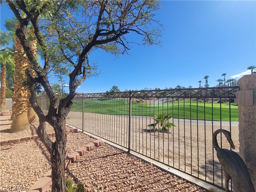 211 Arbour Garden Avenue Property Photo 25