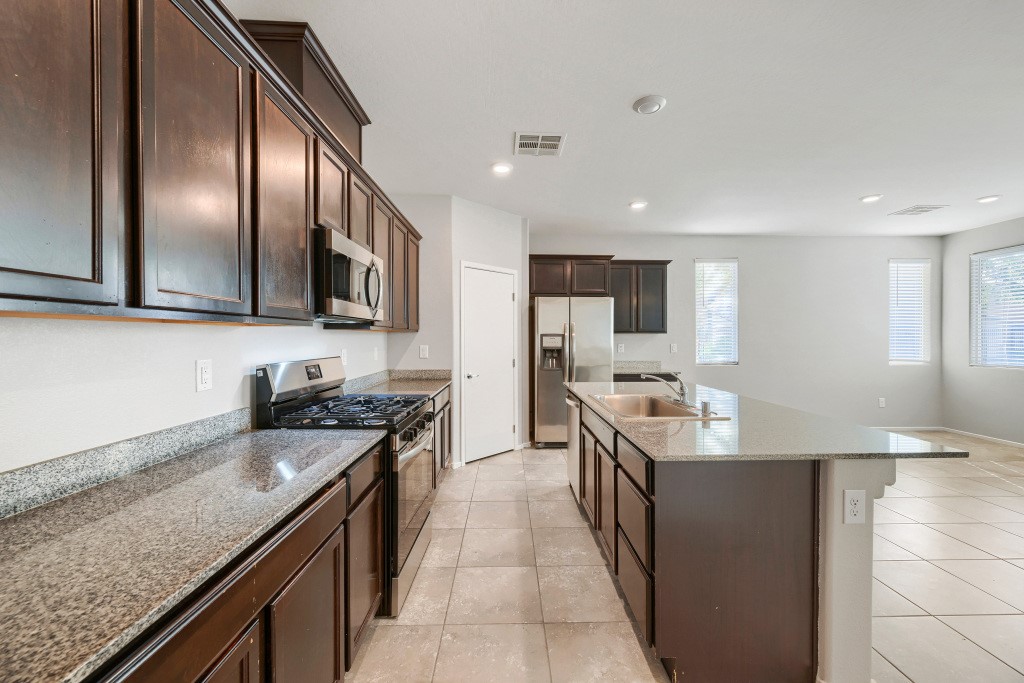 7241 Glistening Star Street Property Photo 10