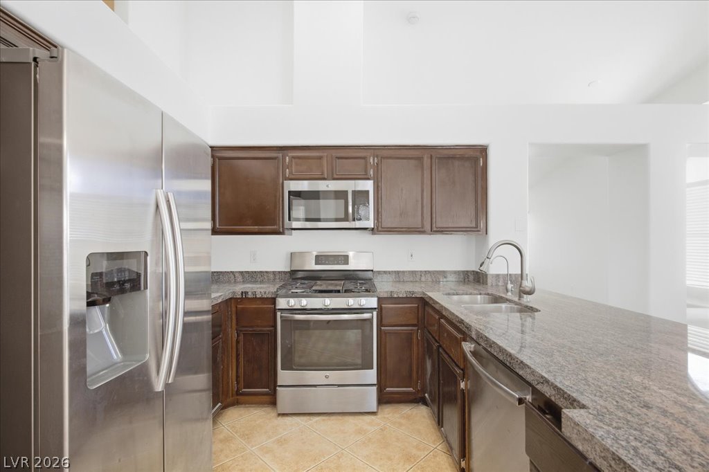 1808 Lyell Canyon Lane Property Photo 7