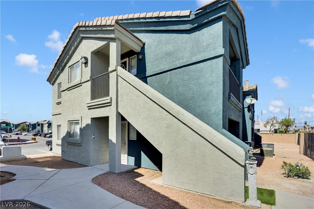 1520 Frank Aved Street 201 Property Photo 3
