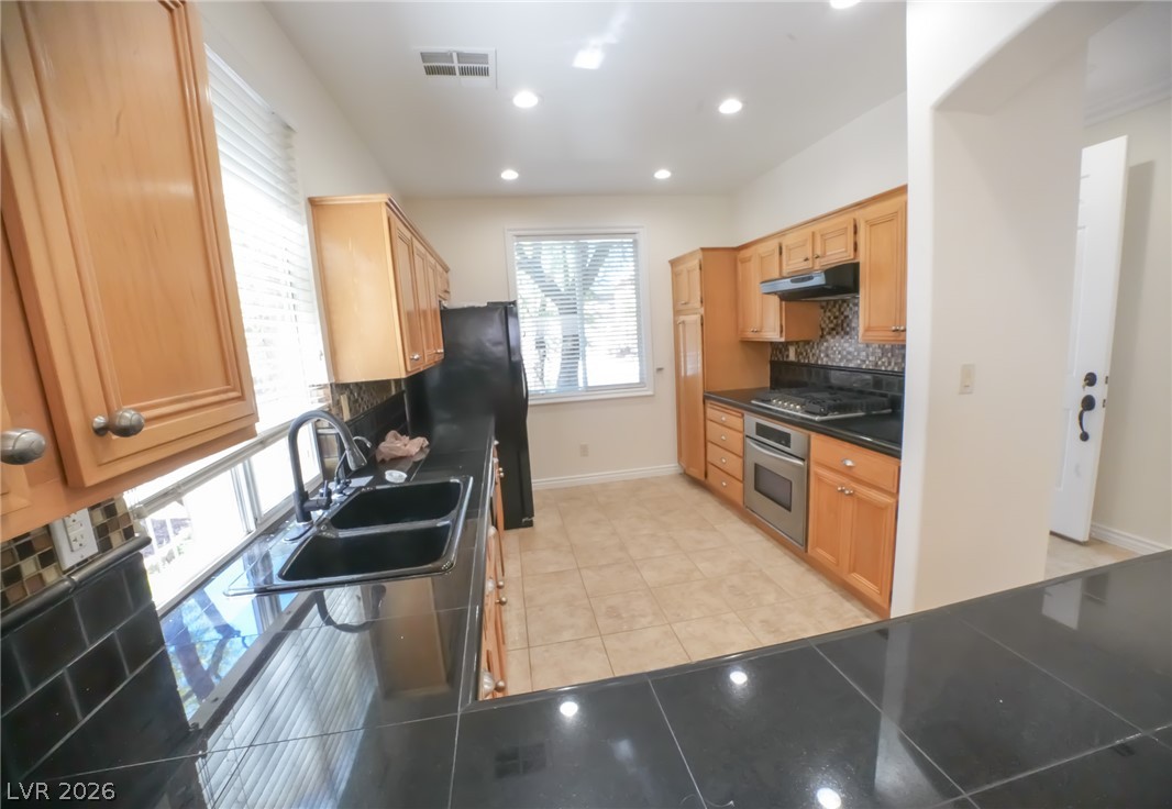 2413 Brockton Way Property Photo 4