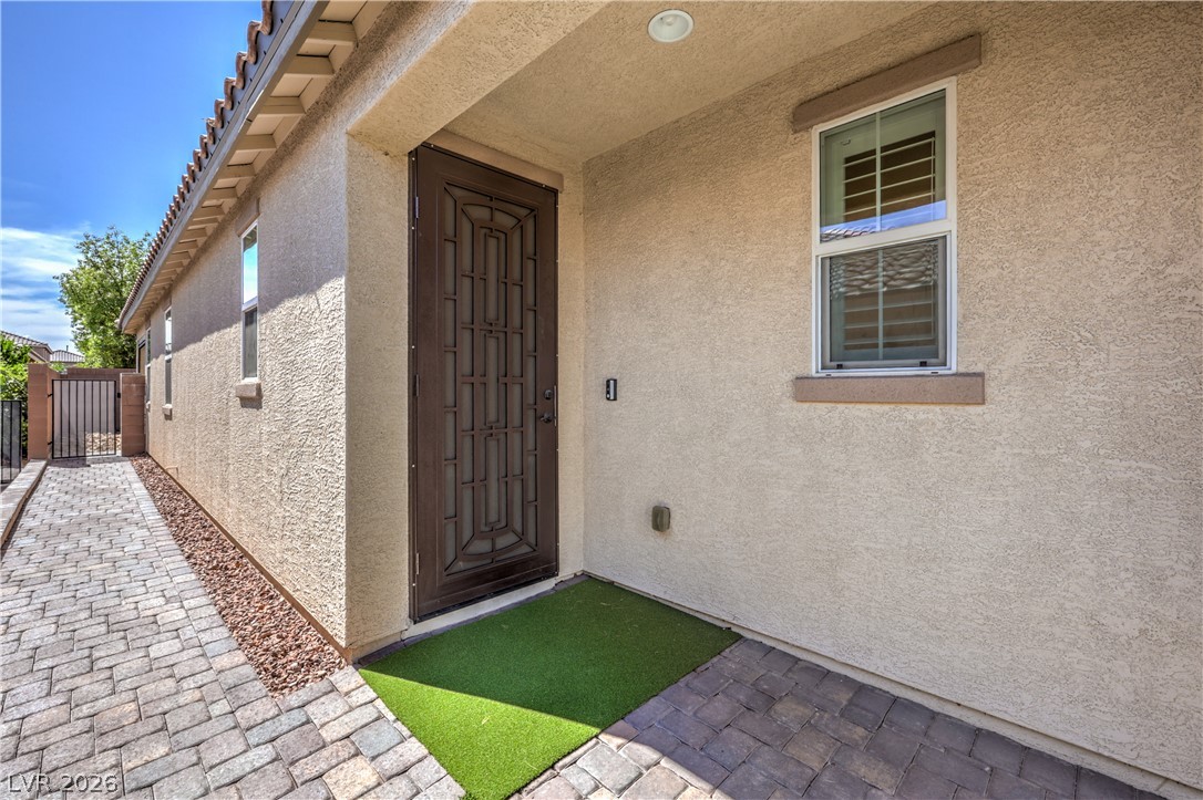9265 Valley Betica Avenue Property Photo 2